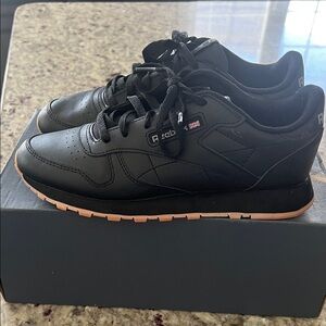 Reebok Men's Black and Tan Sneakers